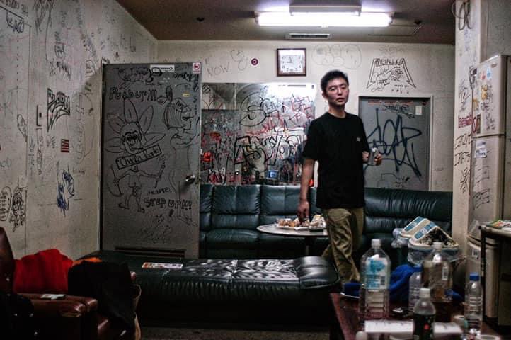 ShigeoKikuchi's tweet image. 先週LIQUID ROOM 2階
ギャラリーKATAで開催された
LIQUID START-新宿LIQUIDROOM SINCE 1994
で展示したのは以下に３枚です。
ジョーストラマー2002 東京ラストライブ
ミスフィッツ1998 日本初ライブ
ZAZEN BOYS2003 東京初ワンマンライブ