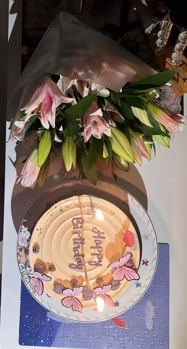 aloosh5550's tweet photo. عيد ميلادك يا احلى عيد 
ليلة سعيدة وفرح جديد 💜 https://t.co/LrZ2XzhmN7