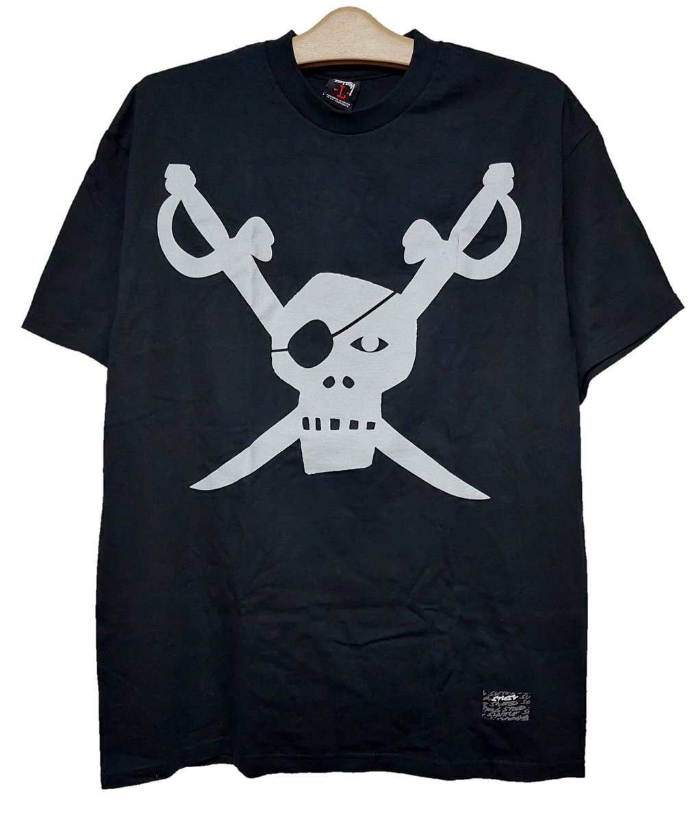 create_gv's tweet photo. ブランド名:STUSSY ステューシー × FUTURA フューチュラ
品名:スカルドクロ クロスボーン Wネーム コラボレーション限定Tシャツ
カラー:ブラック
販売中商品一覧
⇩ ⇩ ⇩
https://t.co/CQwFvudott
#CreateGoodVision
#クリエイトグッドビジョン
#ヴィンテージ #レア #希少 #アメカジ https://t.co/etkceSEtI3