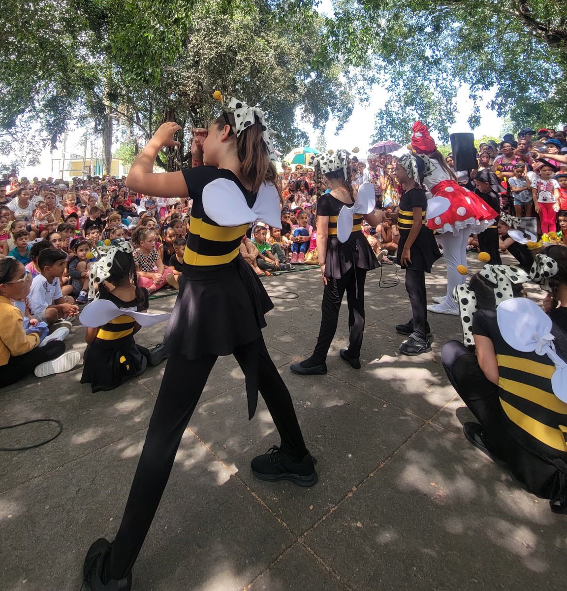 iSancti Spíritus se ganó la sede del #26DeJulio y también el privilegio de tener a #LaColmenitaDeCuba repartiendo miel por sus municipios! #Cuba #CDRCuba #LaHistoriaPorAsalto