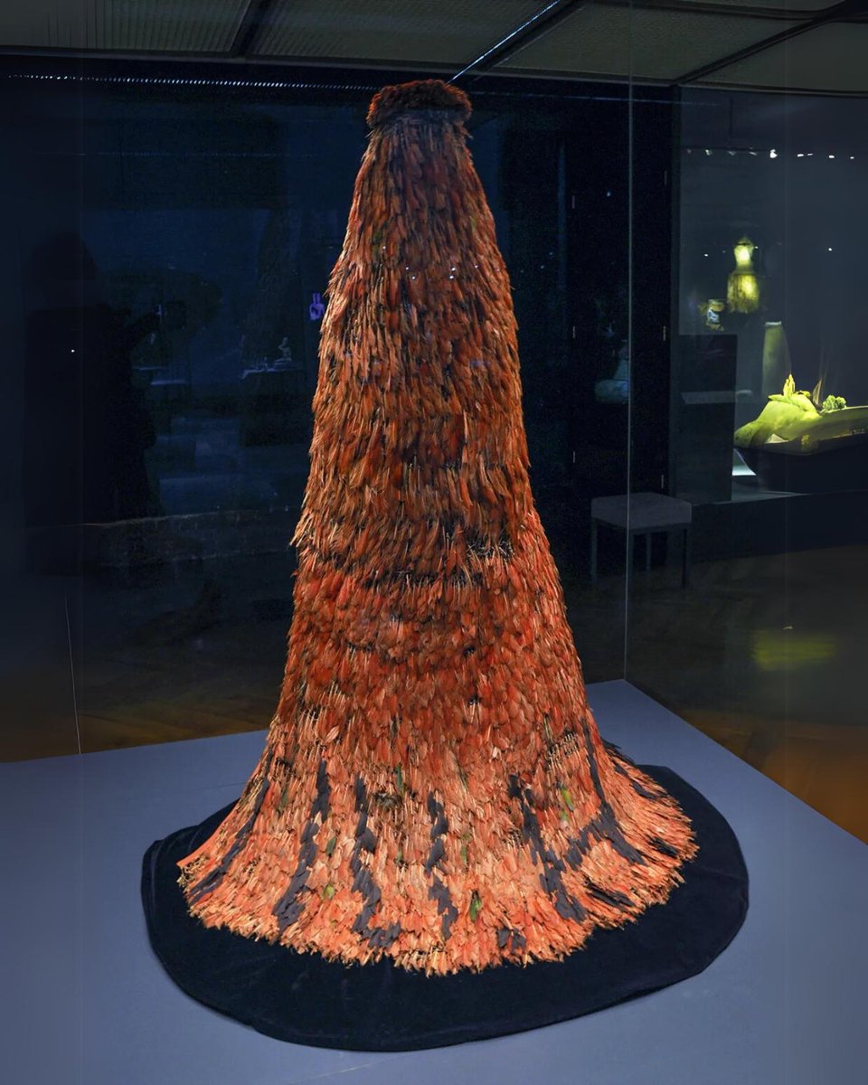 RapMais's tweet photo. 🚨Após 300 anos. manto sagrado do povo Tupinambá é devolvido ao Brasil

A peça é esperada para integrar o acervo do Museu Nacional. O manto estava sob a custódia do Museu Nacional da Dinamarca desde 1689 e foi devolvido depois de dois anos de negociações. https://t.co/9mwklyZVg7