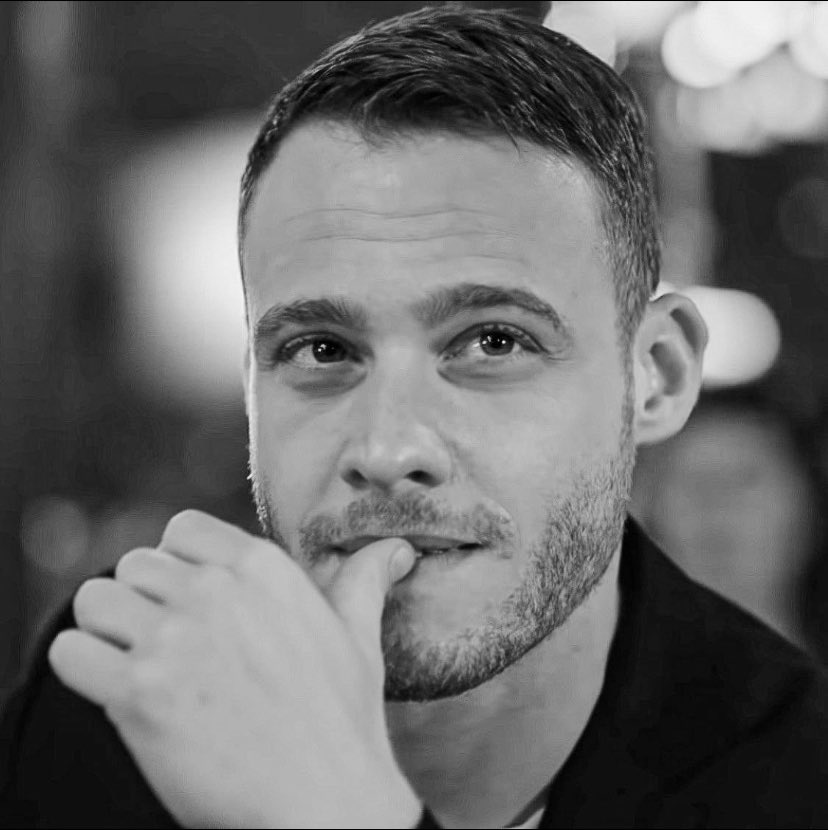 patriciaflima12's tweet photo. “my language of love is to add you to my prayers...” 🙏🏻

Many blessings to you @KeremBursin !

İyi geceler! 

#KeremBürsin  🤍 https://t.co/riFC4BsAHm