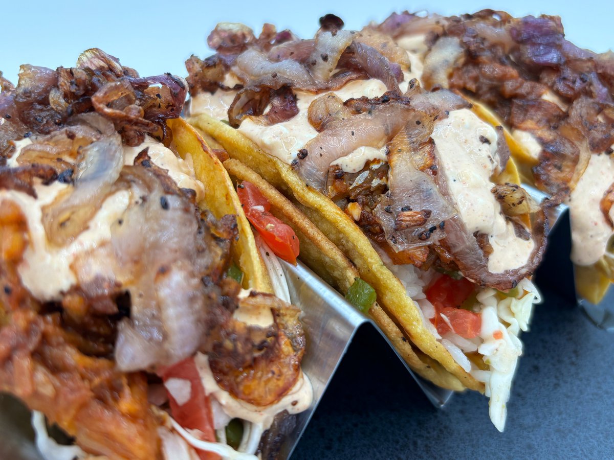 jenkovalov's tweet photo. Smoky Chipotle Cod Tacos. 💯 Caramelized Onions & Homemade Jalapeño Tomato Salsa. 🩷🌮 #ChefMama #APE #FoodPorn https://t.co/A45KeNsooj