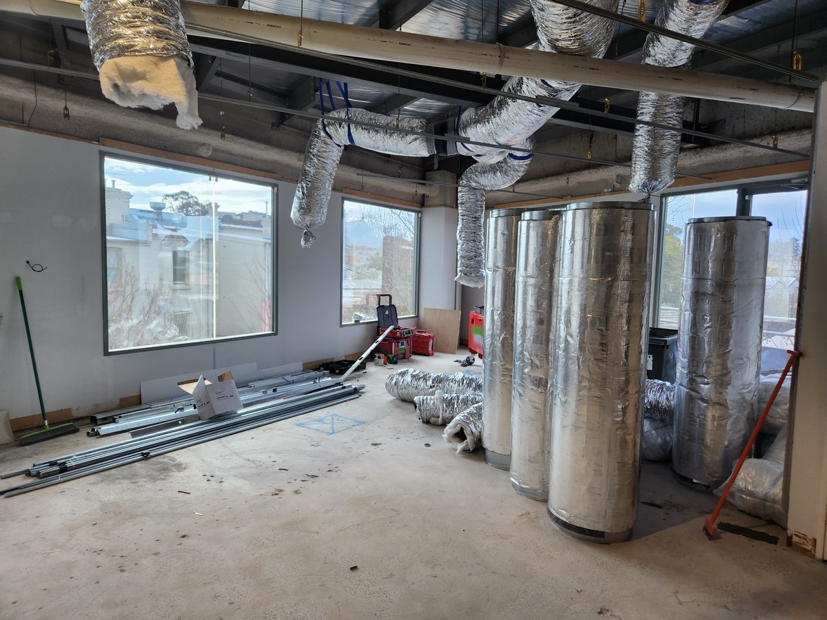 QTCBuild's tweet photo. Kew Update: We've established site and installed a whole lot of new insulated flexi duct. 

The main bars and furring channels are going up, and the floor plates are going down.

☎️: 1300 728 723
🌐: https://t.co/3kGr8QptHB https://t.co/LI1xh9zfAp