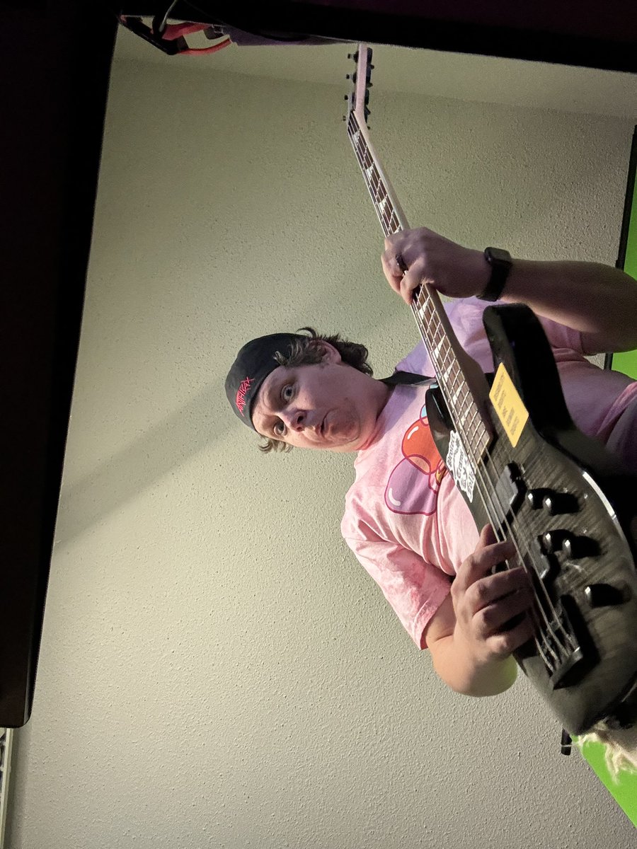 Streams stuff on the Twitch!