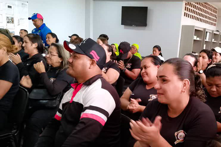 ¡Premio a la inclusión!

Entregamos los premios de Gestión Institucional Integral de la Calidad Educativa "Belén San Juan", en reconocimiento al trabajo y la dedicación a las escuelas que promueven la participación protagónica de la familia y las comunidades.

<a href="/NicolasMaduro/">Nicolás Maduro</a>