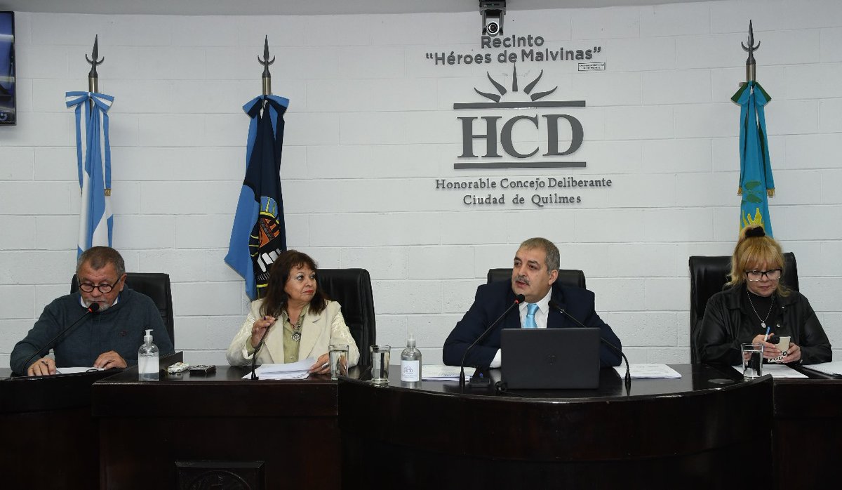 23/07/2024 SESION ORDINARIA
El primer encuentro tuvo lugar este mediodía y fue presidido por el presidente saliente Fabio Baez, quien convocó a sesión ordinaria para tratar los temas del día donde se aprobaron las minutas de comunicación verbal presentadas por los concejales.