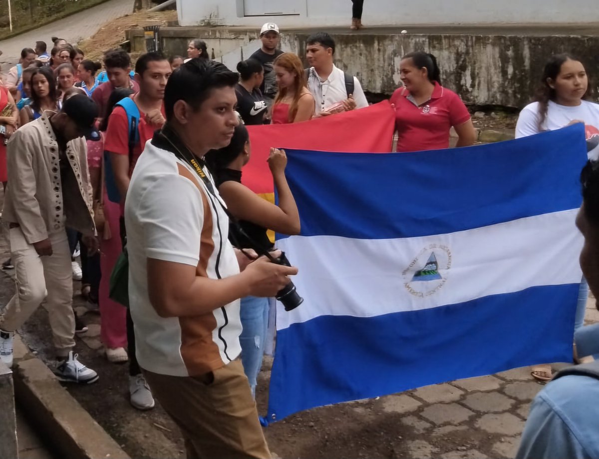 AdelanteSiempr_'s tweet photo. Militancia Sandinista de #Bocay, #Jinotega conmemora el 23 de julio de 1959, masacre de los estudiantes en la Ciudad de #León. 📅🎓🌹❤️🖤

#4519LapatriaLaRevolución https://t.co/B6naojsWiS