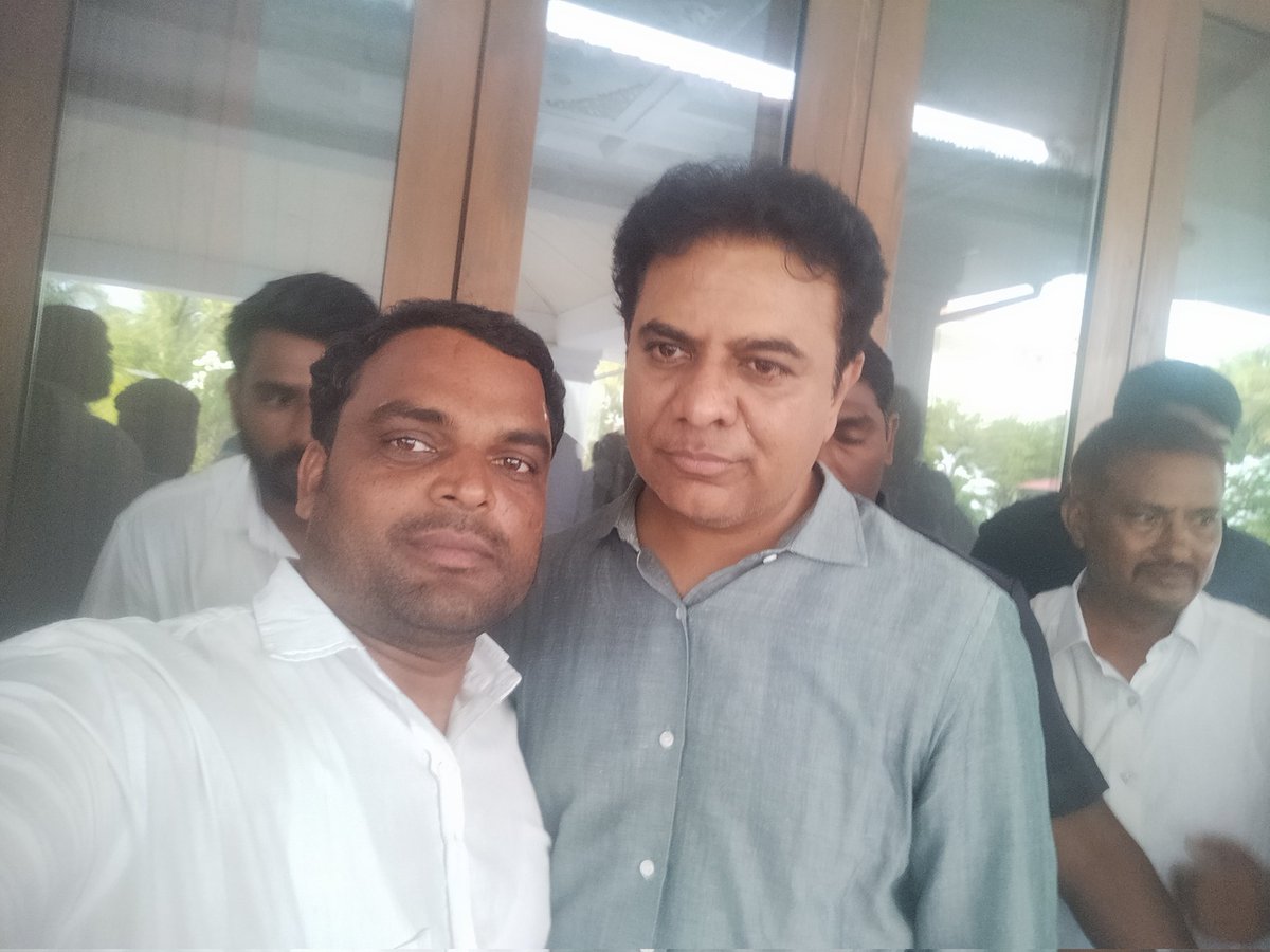 SureshRegunta2's tweet image. పుట్టినరోజు శుభాకాంక్షలు కేటీర్ అన్న గారు 🤝🎂✊🏻👍🏻✌🏻✝️☪️🕉️🌹💐