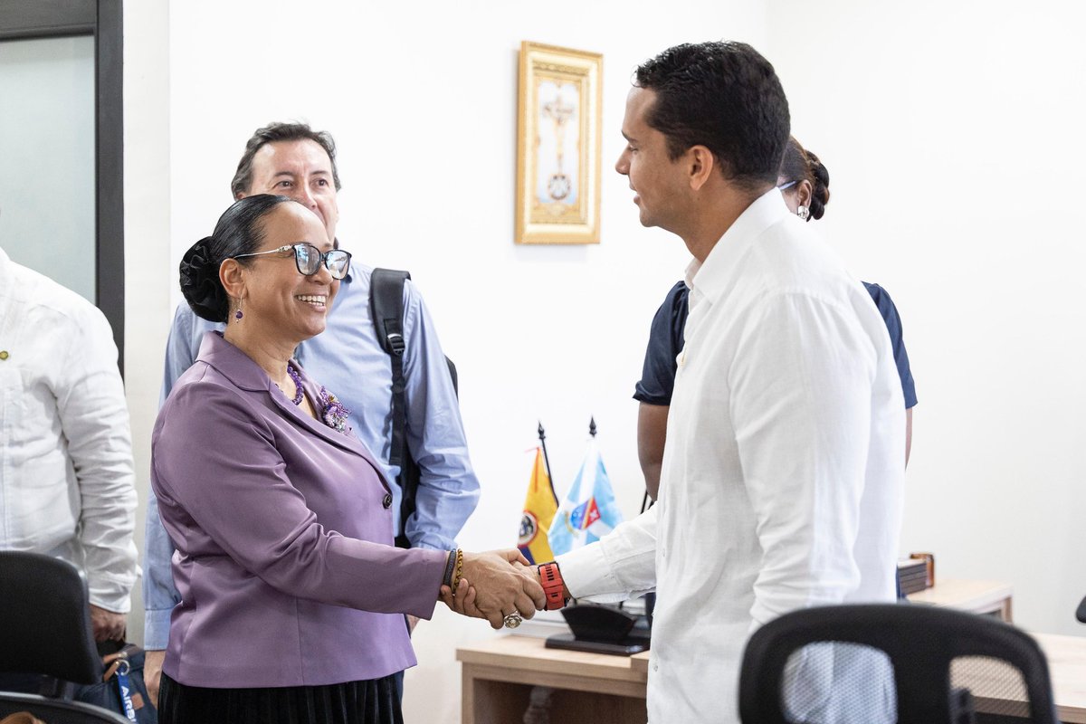 CancilleriaCol's tweet photo. 🇨🇴🇯🇲 | La Viceministra @etaylorjay sostuvo una reunión con la delegación jamaiquina, en cabeza de la Embajadora Sheila Sealy Monteith, Secretaría Permanente del Ministerio de Asuntos Exteriores y Comercio Exterior de Jamaica, y el Gobernador del Archipiélago de San Andrés, Providencia y Santa Catalina, @nicolasgob.