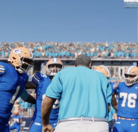 Is that <a href="/CoachPMooney/">Patrick Mooneyham</a> getting them right in the huddle?

#Hooyah | #ATL ⚓️🔵🟠