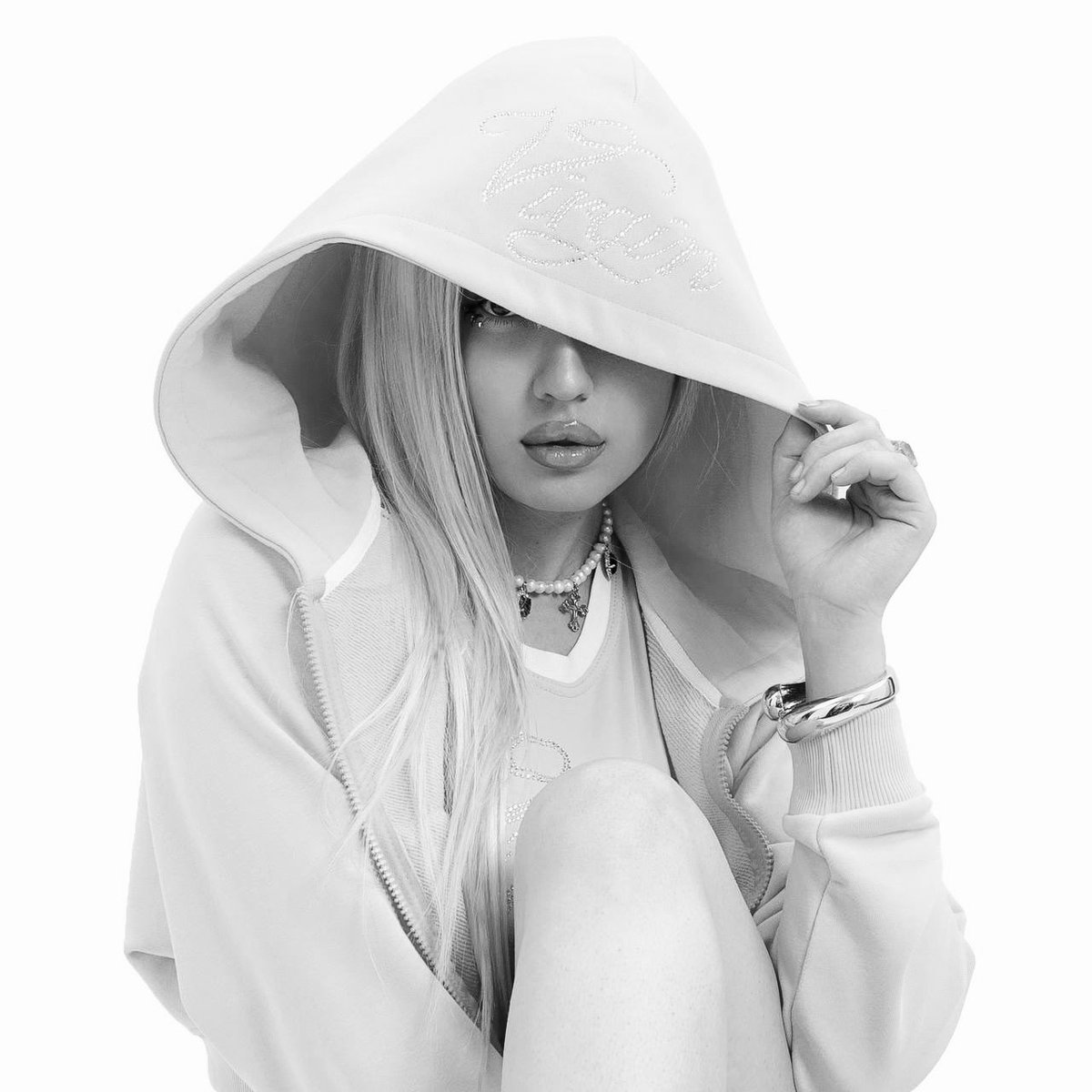 °❀⋆.ೃ࿔*:･    ;

      а вы ведь в курсе о нашей новой коллекции 
                           𝑣𝑖𝑟𝑔𝑖𝑛?   𝜗𝜚

если нет то посмотрите ссылка в сети интернет (подсказка: всрэп) 💋