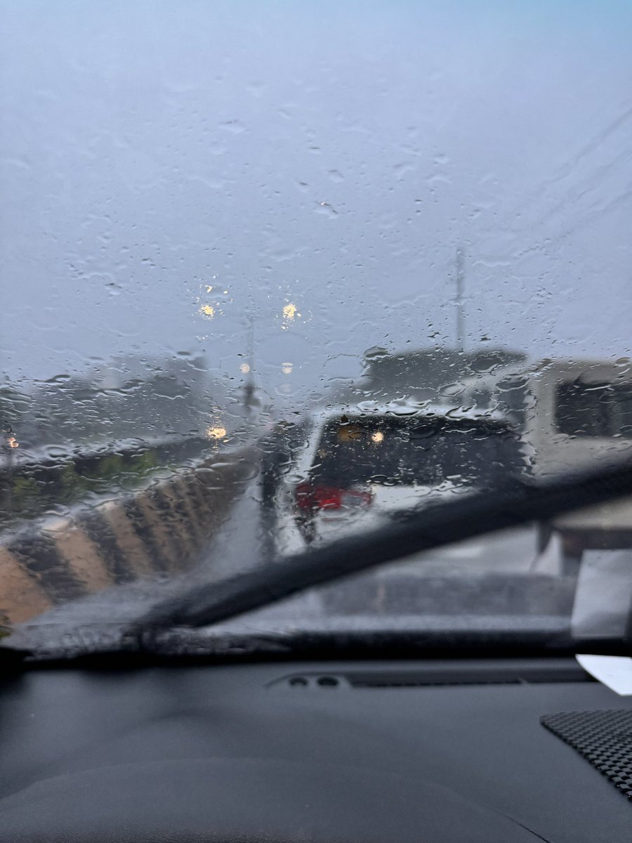 vbryanco's tweet photo. @DZMMTeleRadyo can you ask where the uturn is sa nlex?  Kalokohan tong robin, wala naman.  Asan yung tao noya??   Ll https://t.co/DE9tduNmO1