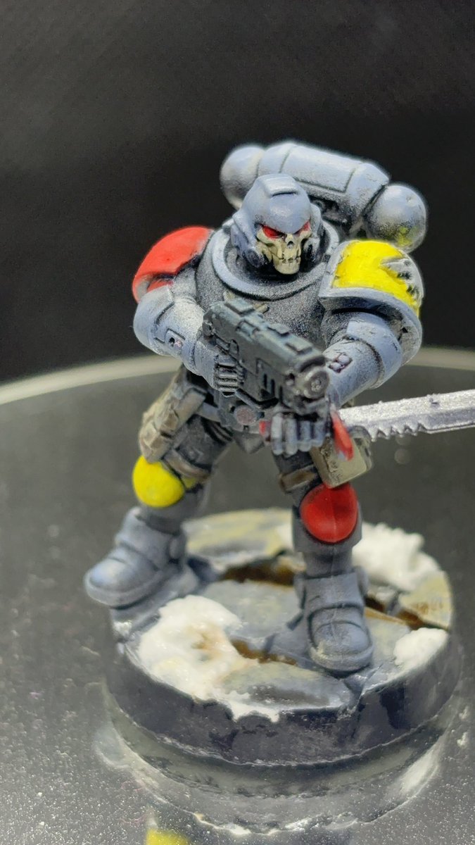 KerrickHobbys's tweet photo. More or less finished the tester for the #houndsofmorkai looking for feedback on what you all think and happy to take any tips on how I can improve. 

#modelpainting #testmodel #paintingwarhammer #warhammer #warhammer #warhammercommunity #warhammer40k #spacemarines #spacewolves https://t.co/Uf8eUUhAcx