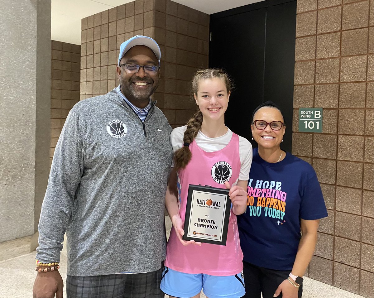 Kelsey Kohlmann tweet media