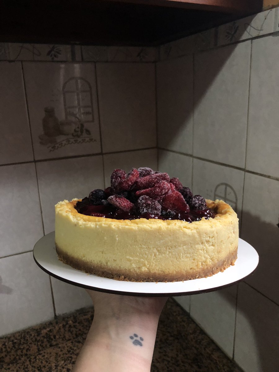 holiiiis como twitter es servicio les comento que tengo un nuevo recetario de cosasrikis ideal para que ya puedas plasmar las ideas en tu emprendimiento, si te interesa alguna de las tortas de la foto no dudes en escribirme y te paso info ❤️🙏🏼🫂

se agradece un rt amigos