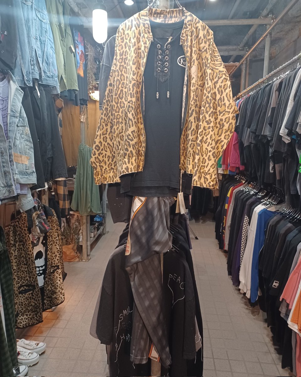 theejoflf's tweet photo. 高円寺南2丁目にて店舗引き継ぎして頂ける方を急募してます。
地下フロアがある面白い物件です。
ご興味頂けますようでしたらぜひコメント下さい。
よろしくお願いいたします。🙇

#店舗譲渡
#古着屋オーナー
#高円寺
#高円寺古着屋 https://t.co/YGZY0ZcZkA