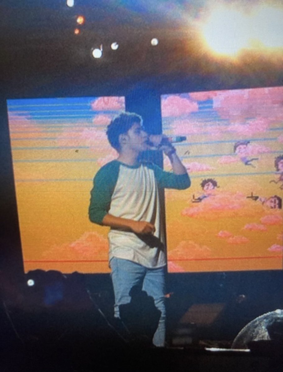 swiftiesix's tweet image. fotinhos do show deles em 2014 aqui em sp kkkkk nem acredito q achei  #14YearsOfOneDirection