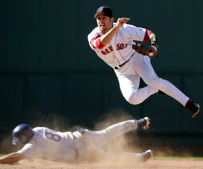 Happy 51st to Nomar Garciaparra, 6X AS SS &amp; 2X batting champ w <a href="/Redsox/">Red Sox</a>, hitting .357 &amp; .372 in 1999-2000. More in the <a href="/sabr/">SABR</a> BioProject sabr.org/bioproj/person…