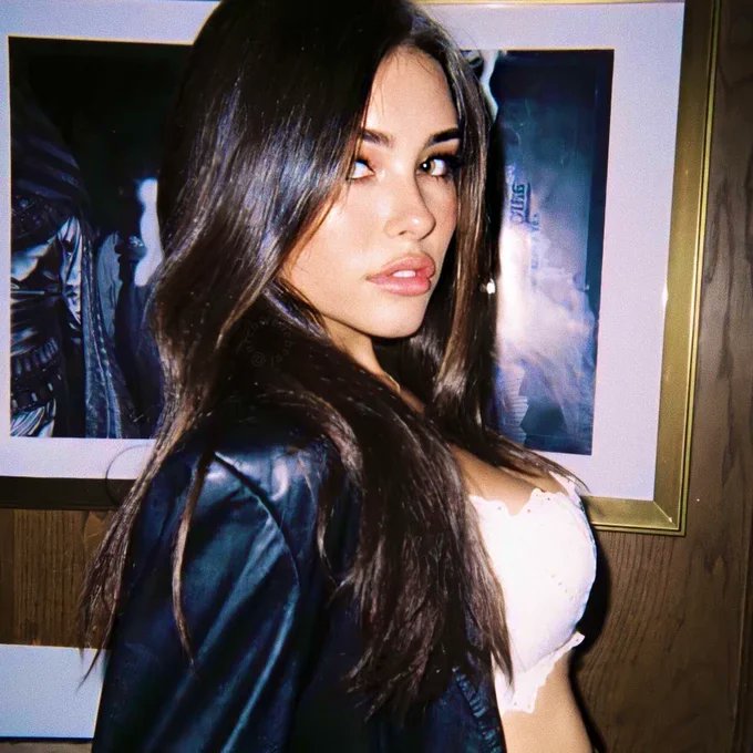 FischerRandom1's tweet image. Does Madison Beer turn you on babe? 💦💦