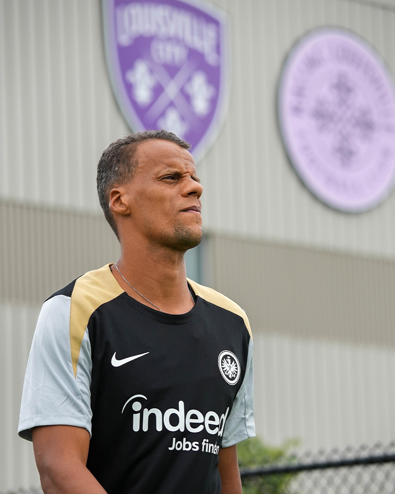 loucityfc's tweet image. If you've ever played soccer in Louisville, you now have that in common with World Cup winner Mario Götze and the stars of @Eintracht 😯

See them in action next Tuesday at Lynn Family Stadium: LouCity.com/friendly