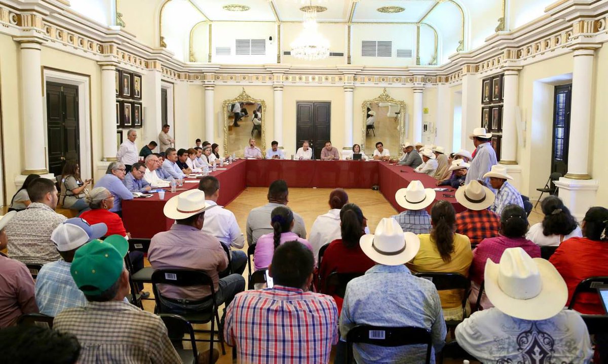 Acompañamos a nuestro gobernador, <a href="/AlfonsoDurazo/">Alfonso Durazo</a>, con las autoridades tradicionales de la comunidad de Loma de Guamúchil.  

Encuentro significativo donde escuchamos sus necesidades; estamos decididos a trabajar juntos para saldar la deuda histórica y brindar justicia al Pueblo