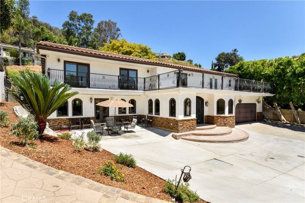 RayFernandezOC's tweet photo. 1594 N Cypress ST, La Habra Heights, CA 90631 just hit the market!
Take a look at this awesome space: https://t.co/Wwq6kNkwK1 https://t.co/n8dhe7zMgU