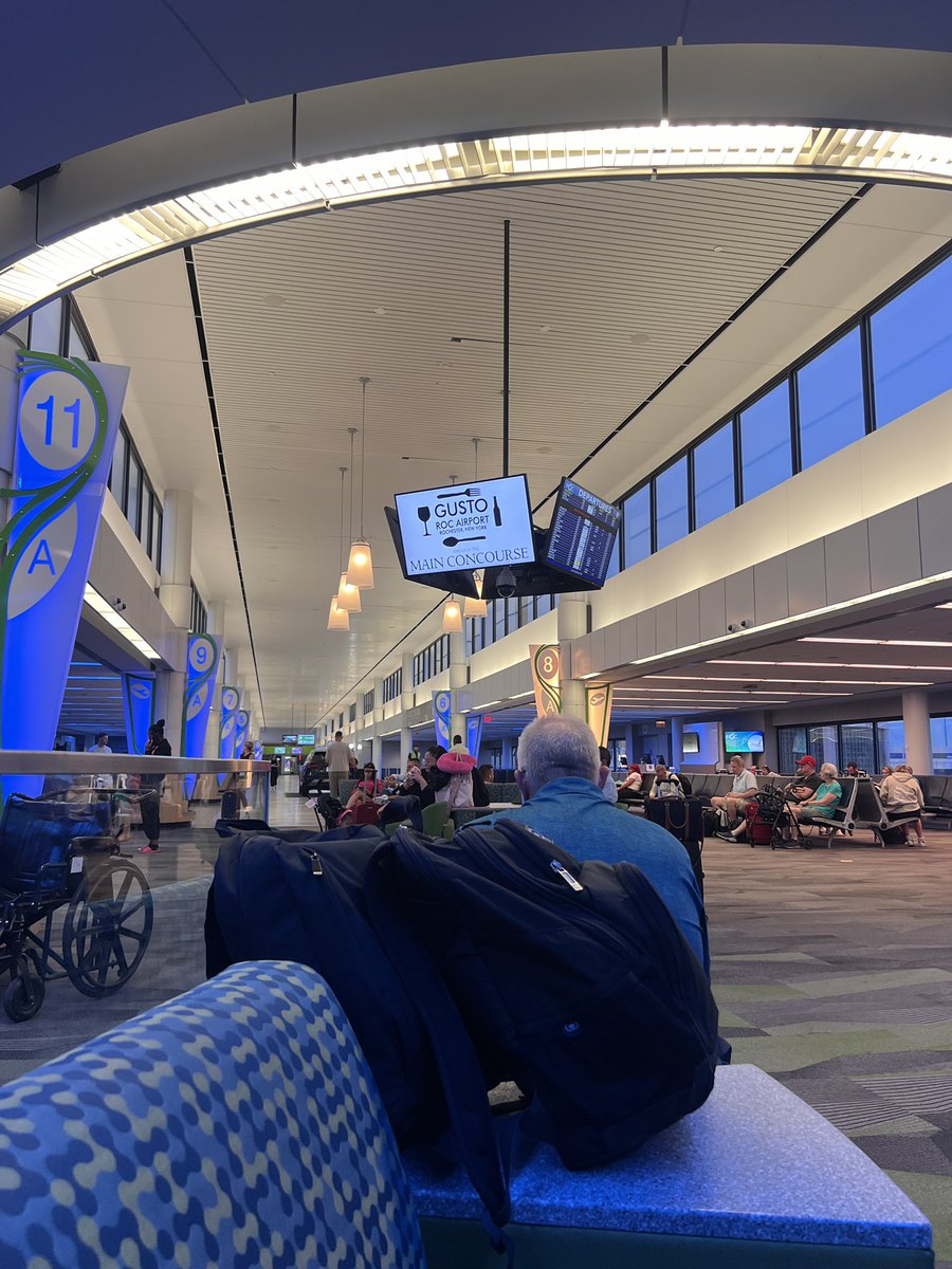 tlg5208's tweet photo. @ROCAirport advertising food we can’t buy 🥲 https://t.co/qWBeGyeDQY