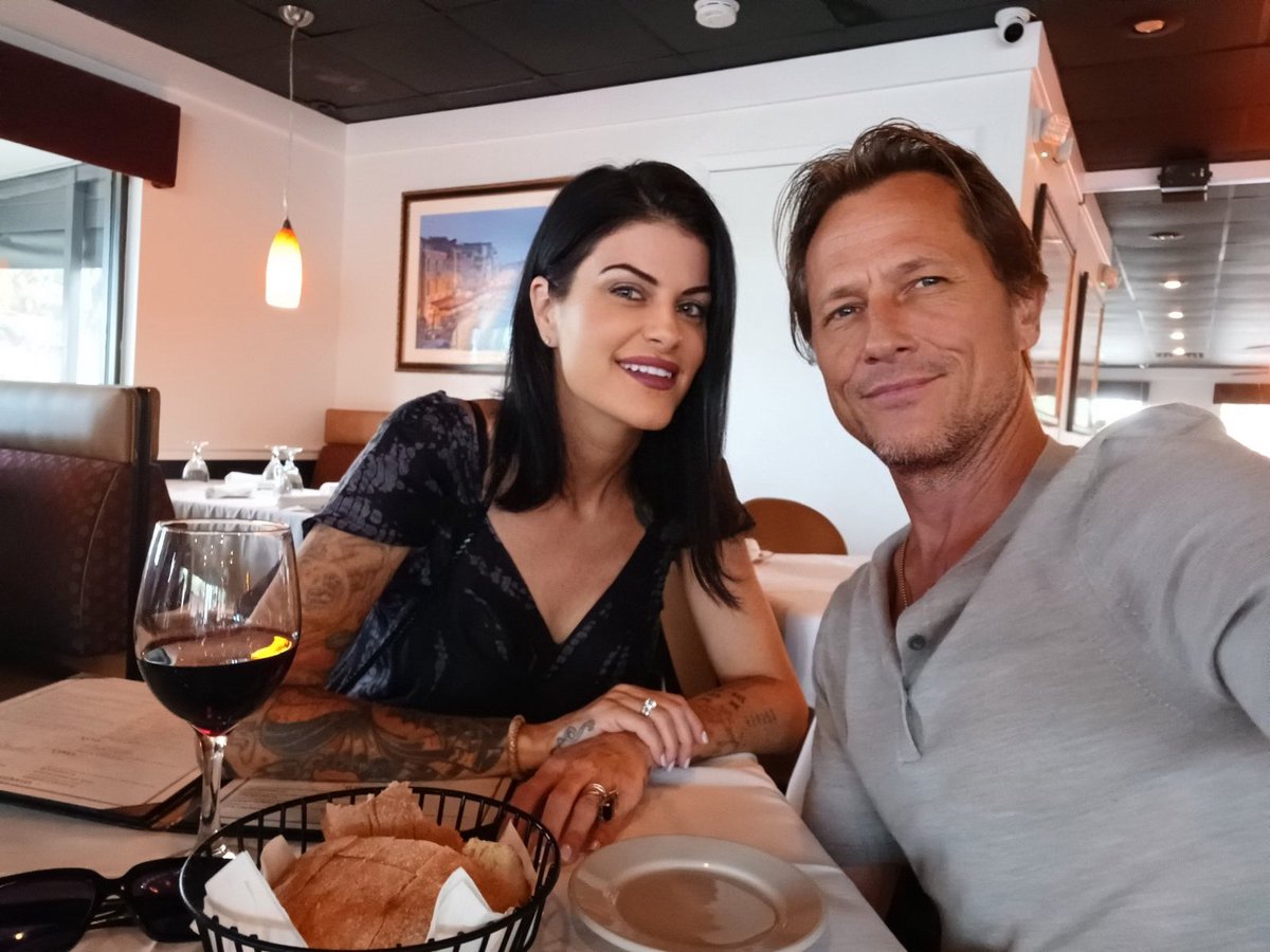 Corin Nemec tweet media
