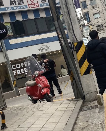 zonzalcollext's tweet photo. 한결같은 턍균의 목격담 보기좋습니다 https://t.co/REaf96kVm0