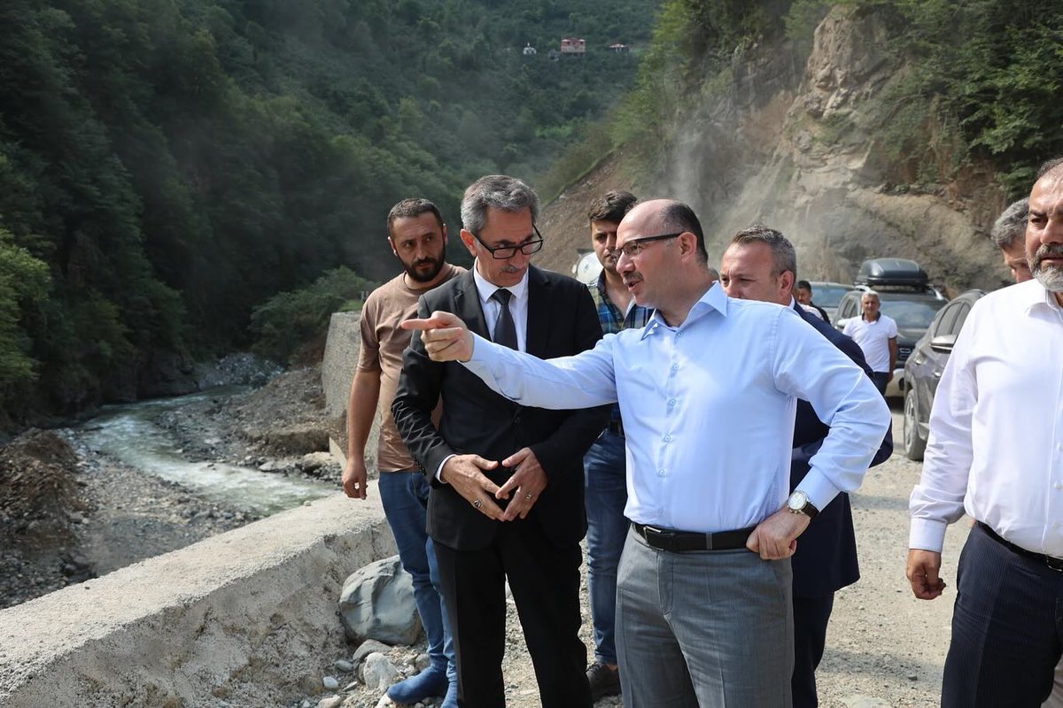 TC_giresun's tweet photo. Valimiz Sn, Mehmet Fatih Serdengeçti, Espiye-Ericek karayolunda incelemelerde bulunarak bölgedeki yol çalışmaları hakkında bilgi aldı.
Detaylar : https://t.co/7jPkaLuxdV… #Giresun #Espiye #Ericek #YolÇalışmaları #Ulaşım https://t.co/194eBuFKse