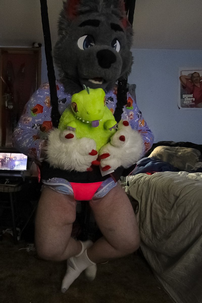 SoggyaftermathP's tweet photo. Well as I sitting in my @BiggerLittles jumper here watch rugrats with my reptar wish some one would bring me a bottle.
#babyfur #abdldiaperboy #abdl #abdlcommunity #diaperlovers #littlespaces https://t.co/9jUUXhaIgZ