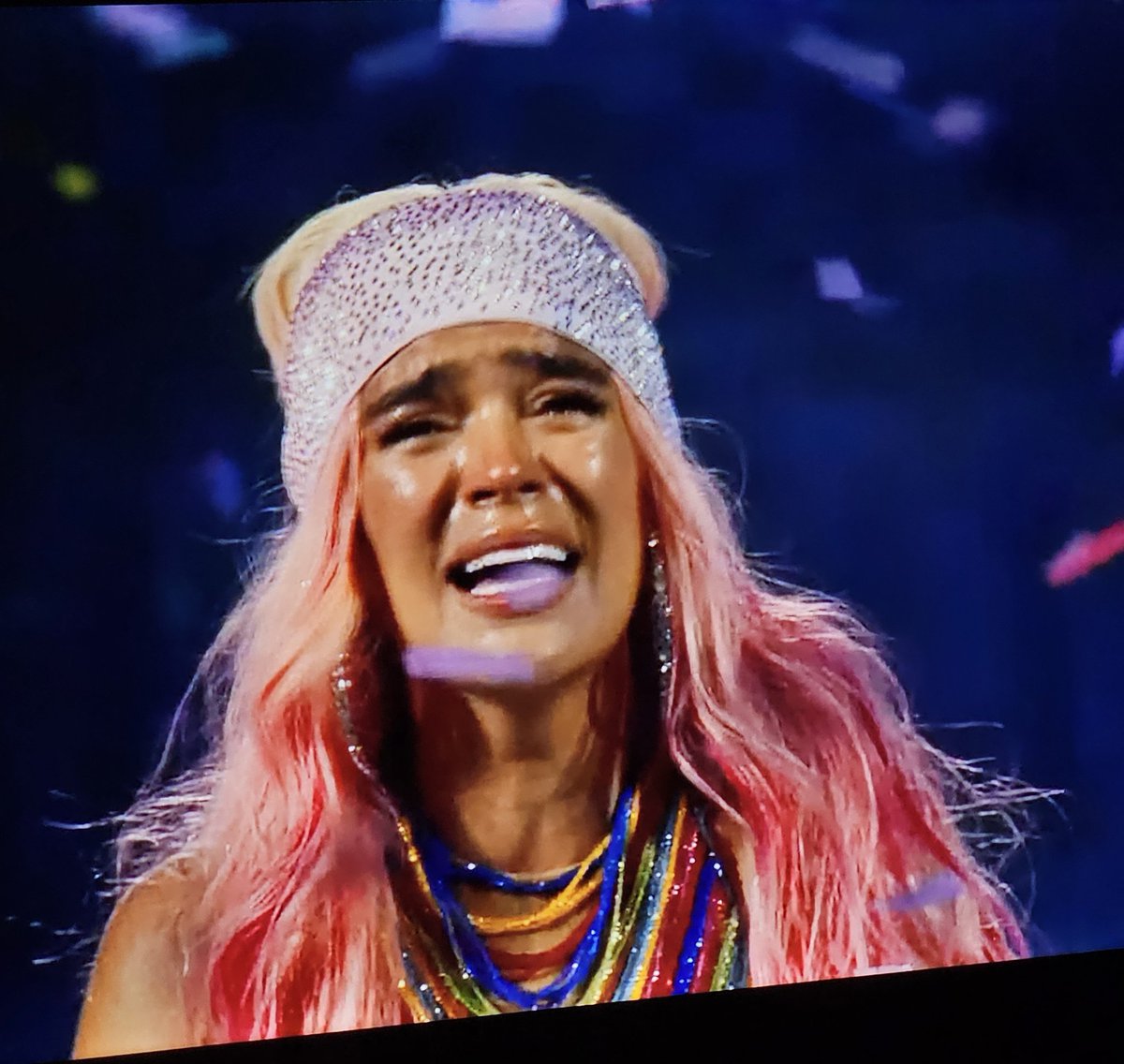 Karol G siendo una diosa y cerrando un tour inmejorable. 🥺