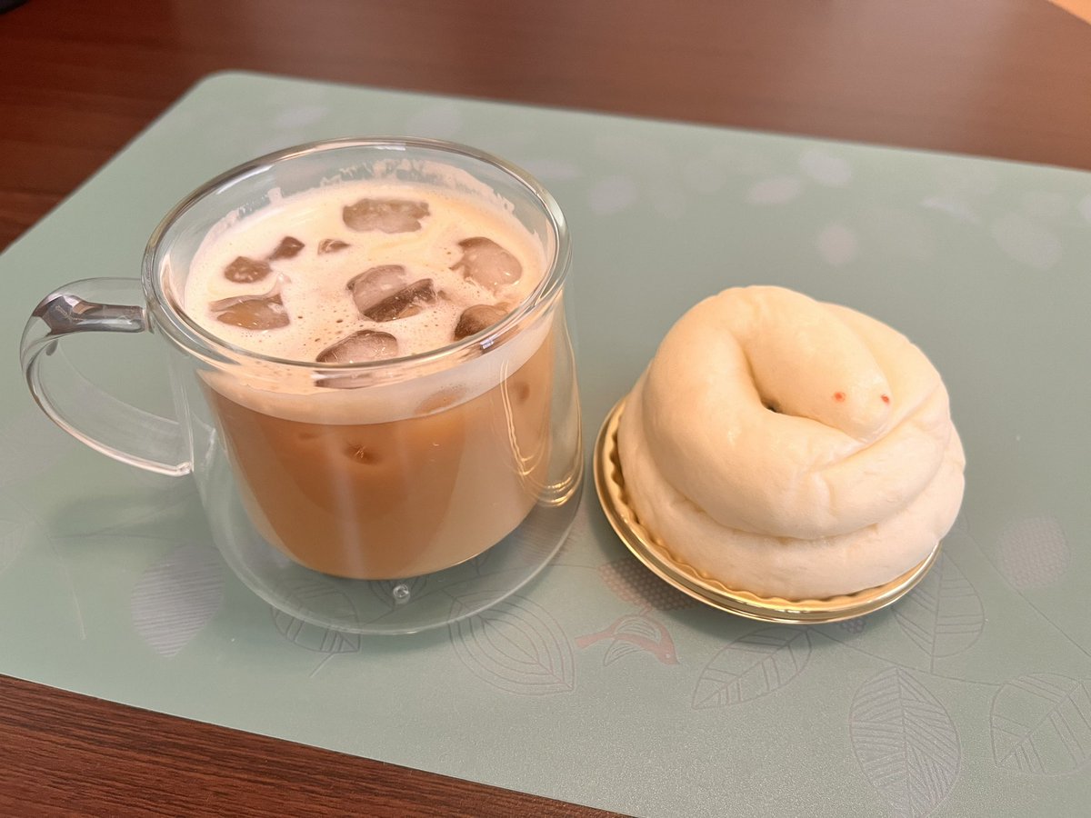 鰻は苦手なのでヘビ食べました🐍