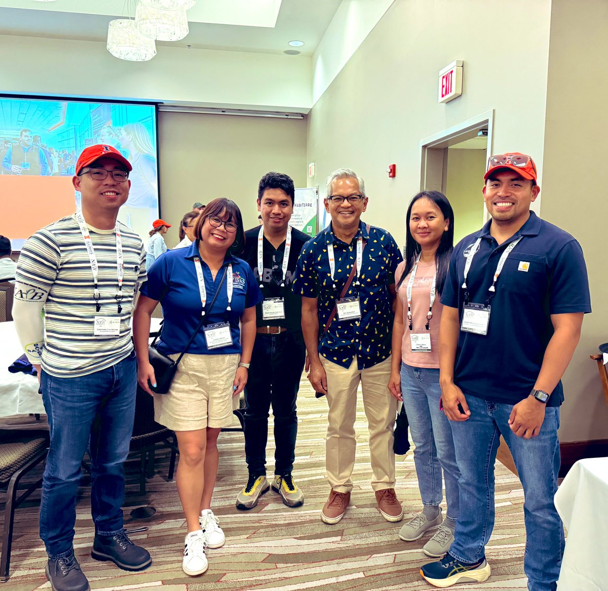 One thing I love about NAPB is how the topics presented are concentrated on plant breeding. Another is that I love meeting people in the plant breeding world, especially Filipinos! Here’s our Filipino representatives, from the young ones to the young at heart! 😁🌱