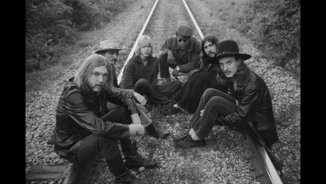 sprinkle54's tweet image. My favorite band of all time! Can’t believe they’re are all gone but one.