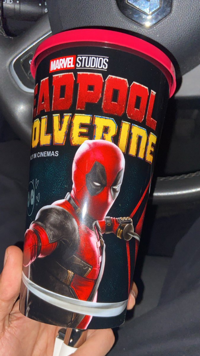 kotcho2tls's tweet photo. Franchement propre beaucoup de réf a d’autre film une master class !! Plus le verre une dinguerie 🤩 #DeadpoolAndWolverine https://t.co/G7PMRvRNEw