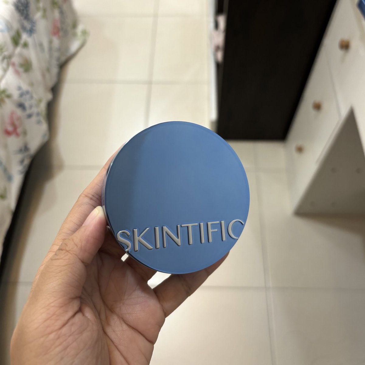Nurintashaa's tweet photo. Viral things yang i tak menyesal beli (plsss buy if you got extra money):

1. Medicube - pores dah kecik, no more jerawat, blackhead &amp; whitehead

2. Skintific - terlalu mantap coveragenyerrr

3. Inga - stain terpaling cantik i’ve ever seen

4. bio cho - rambut lawa cam iklan tv https://t.co/DgHwzrWrPy