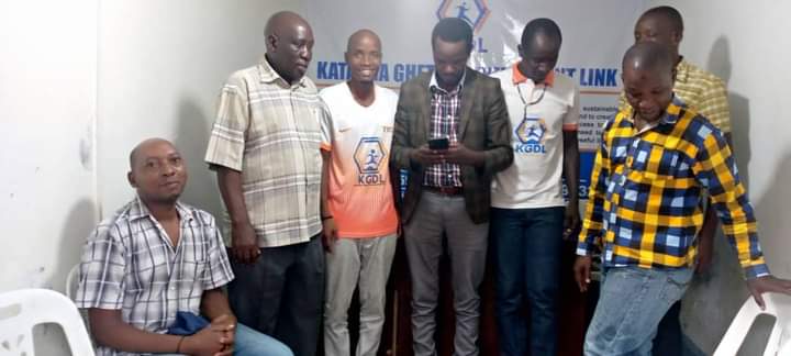 EMPOWERING THE GHETTO YOUTH THROUGH COMMUNITY POLICING.

It was a valuable opportunity to engage in an open and constructive dialogue with Prof. kosian Kabeera and CIOs of <a href="/PoliceUg/">Uganda Police Force</a>; Mr. Arinda John and <a href="/ekwaru_moses/">Ekwaru Daniel Moses</a>.

#KGDL #CommunityPolicing #YouthEmpowerment #KatangaGhetto