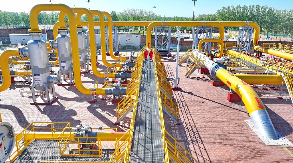 President Xi Jinping reaffirmed on Tuesday China's readiness to work with Russia in promoting mutually beneficial cooperation in the energy sector and safeguarding the stability and resilience of industrial and supply chains. #XiJinping