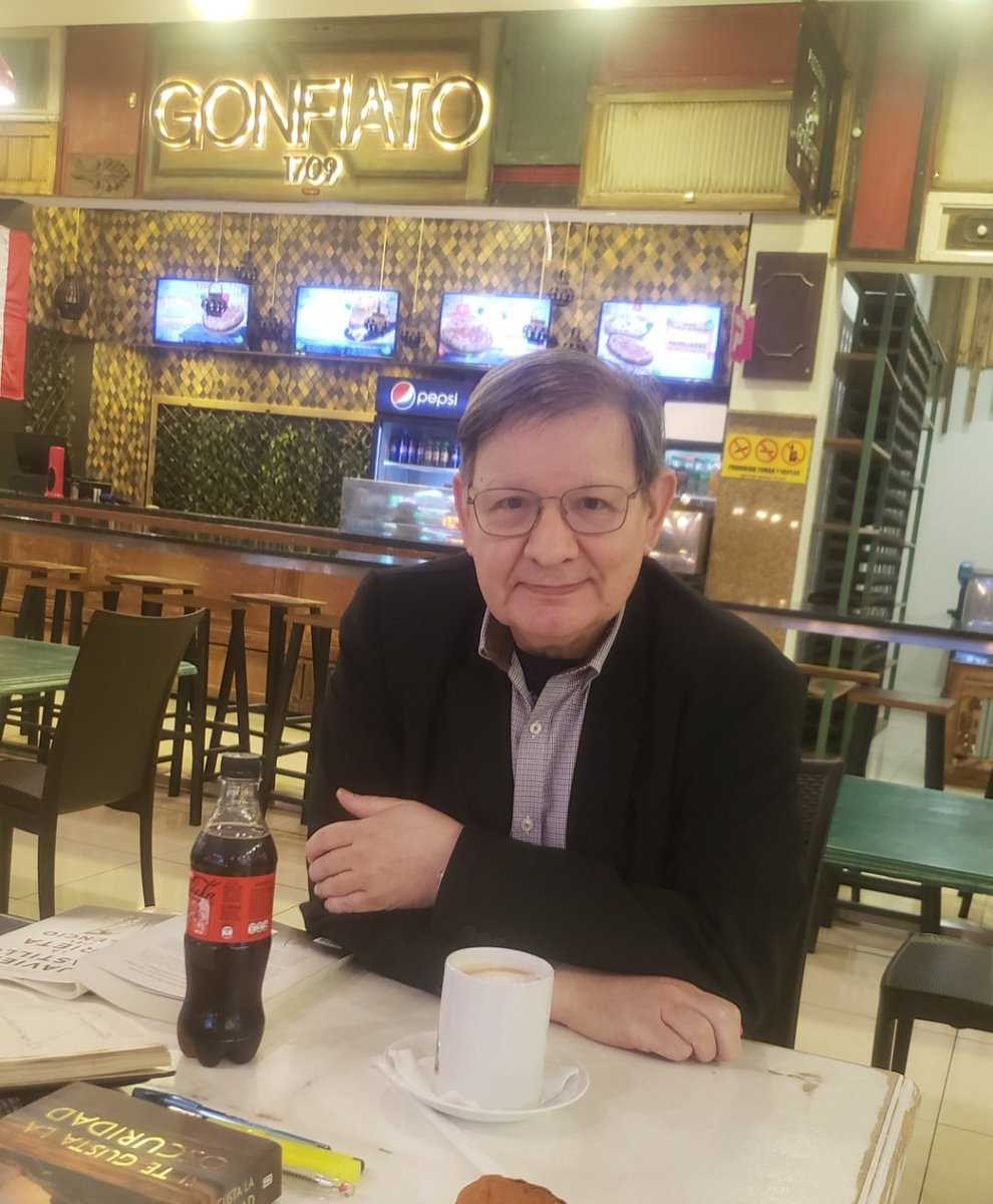 Anoche en el Villamorra Shopping. Una pareja muy joven se me acerca y me pregunta: ¿ Que consejo nos daría como pareja. Me quedé mudo. Temblaba.  Justo a mi, un  solteron sexagenario y solitario que nada sabe de parejas. Ya no recuerdo que les dije. Socorro.
