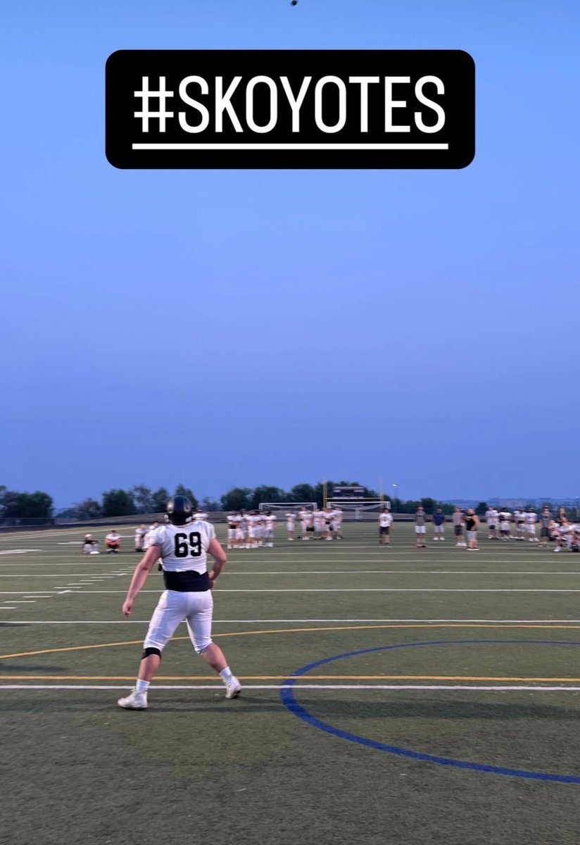 mohi_football's tweet photo. Skoyotes! #mohifootball #skoyotes #monarchfootball #80027strong https://t.co/CrcT9DzuZ8