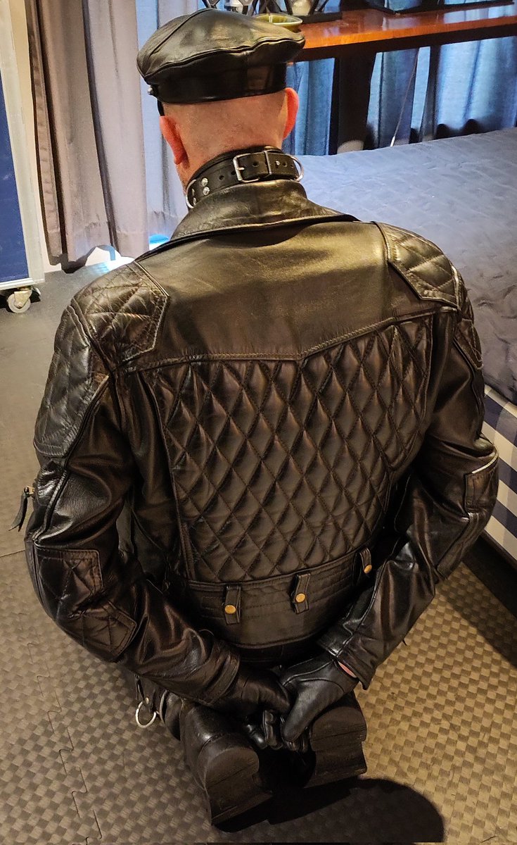 appaco_00's tweet photo. I was visiting this sexy boy the other day... Doesn't @Biker2Bbound just look gorgeous in his leather outfit? And even better after he gets a little bit vulnerable and restricted? 😈😌😏 It seems to me like he enjoys too much getting in some trouble. 🔥 https://t.co/kEgqXWEXIw