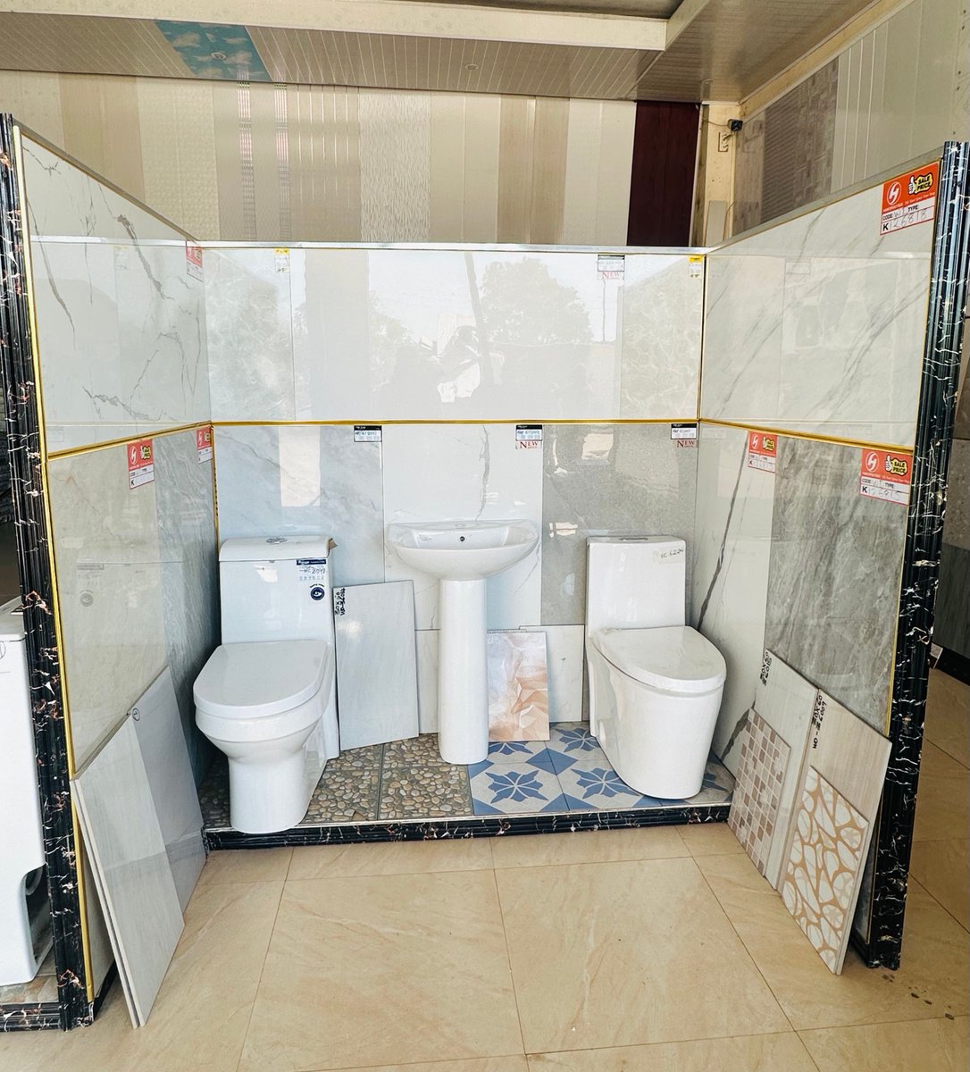 marcopolozambia's tweet photo. To our valued clients in Ndola, you can find our tiles at Sunbelt Building Suppliers. They offer a variety of designs and sizes. Find them along President Ave or contact them directly at 0968580501.
#SunbeltNdola #MarcopoloTilesZambia #ForAPerfectFinish https://t.co/OFUMMISd2w