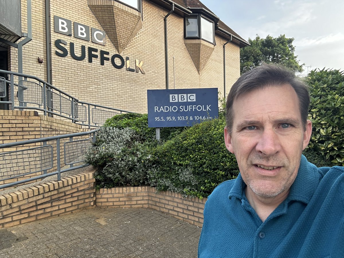 tblacker7's tweet image. Will shortly be on the wireless talking about road maintenance in Suffolk.

Wish me luck!