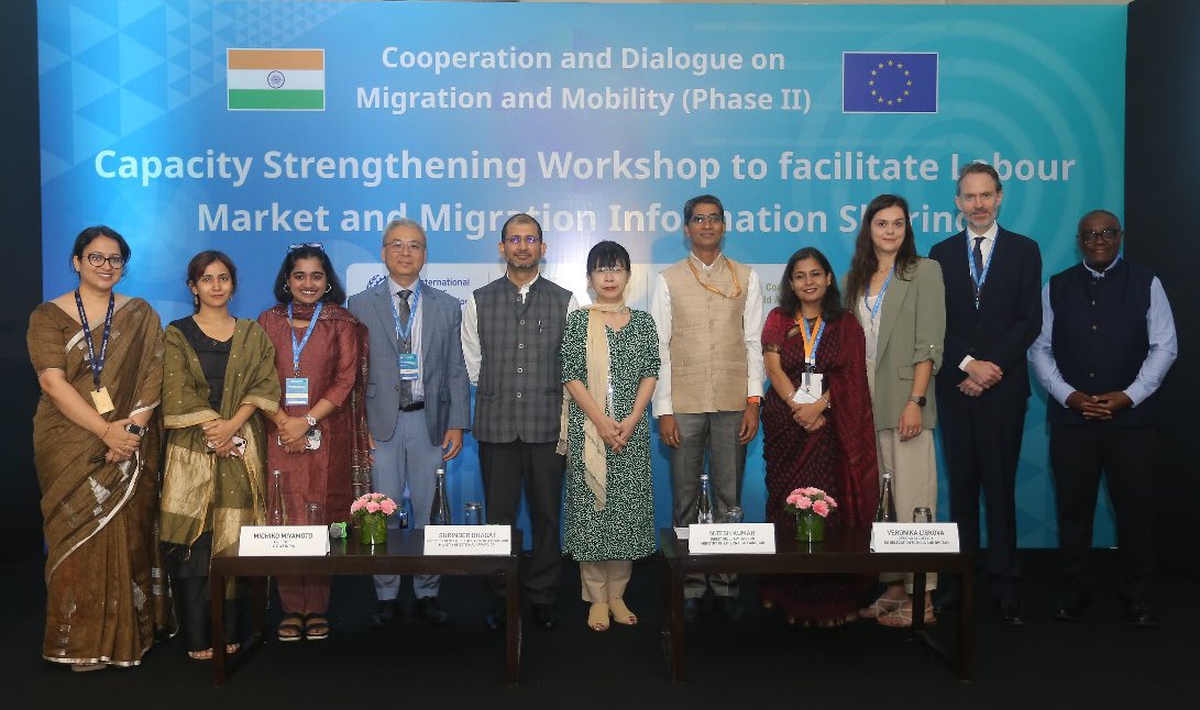 💪🇪🇺🇮🇳 cooperation on Migration &amp; Mobility! 🚀

Capacity strengthening workshop organized along with <a href="/MEAIndia/">Randhir Jaiswal</a> &amp; <a href="/ilo/">International Labour Organization</a> is underway; will help to enhance labour market &amp; migration info sharing in 🇪🇺🇮🇳Corridor.

Learn more about 🇪🇺🇮🇳CDMM-II project 👉shorturl.at/Xb367

<a href="/ICMPD/">ICMPD</a>