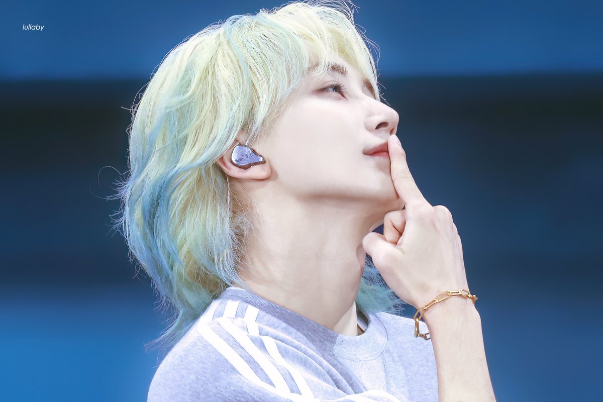 lullaby_1004yjh's tweet photo. 240723 CARAT LAND HD
😘
#정한 #윤정한 #JEONGHAN
#ジョンハン #尹净汉 
#세븐틴     #seventeen
@pledis_17 https://t.co/Z2fhu3A11W