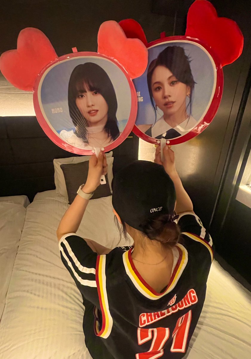 rinapanmn's tweet photo. TWICE味スタ2日目参戦してきた🥰
トロッコ最前列でTWICEちゃん達の顔が近くで見れて本当に幸せでした！
7.21最高の誕生日になりました！
TWICEちゃん達、onceちゃん達
最高の思い出をありがとう😍
暑すぎて写真すら取れなかった😇
 #TWICE_5TH_WORLD_TOUR 
 #味の素スタジアム
 #TWICE https://t.co/cMzerY5ezy
