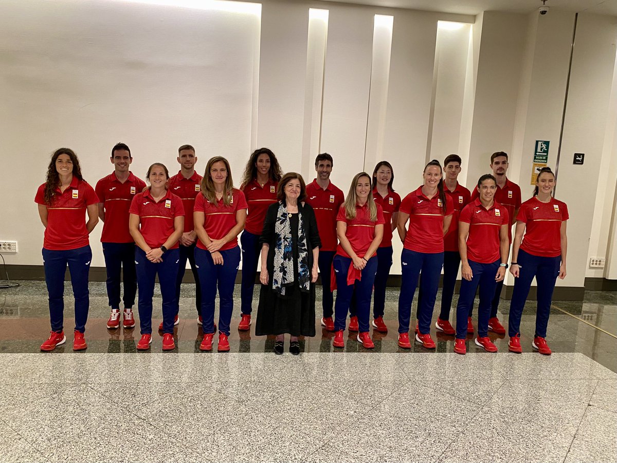 Ayer fuimos a despedir a algunos de los deportistas olímpicos de la UCAM que parten hacia #PARIS2024  

👋 Nuestra presidenta Mª Dolores García les transmitió sus mejores deseos en Madrid

¡Buen viaje y mucho éxito a todos! 💪🇪🇸 #UCAMParis24