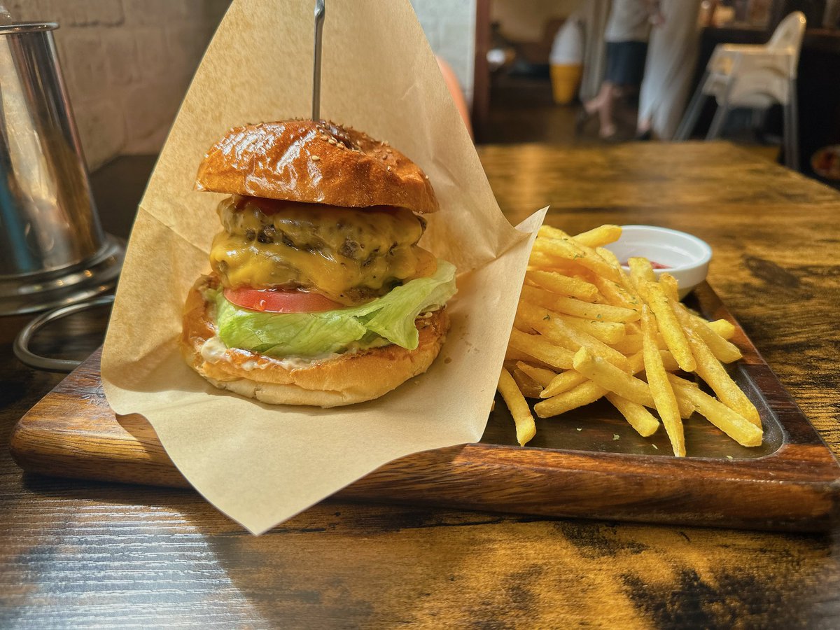 どうもお久しぶりです😇
全然更新できてなかったですが
元気に食べ歩いてますー！！